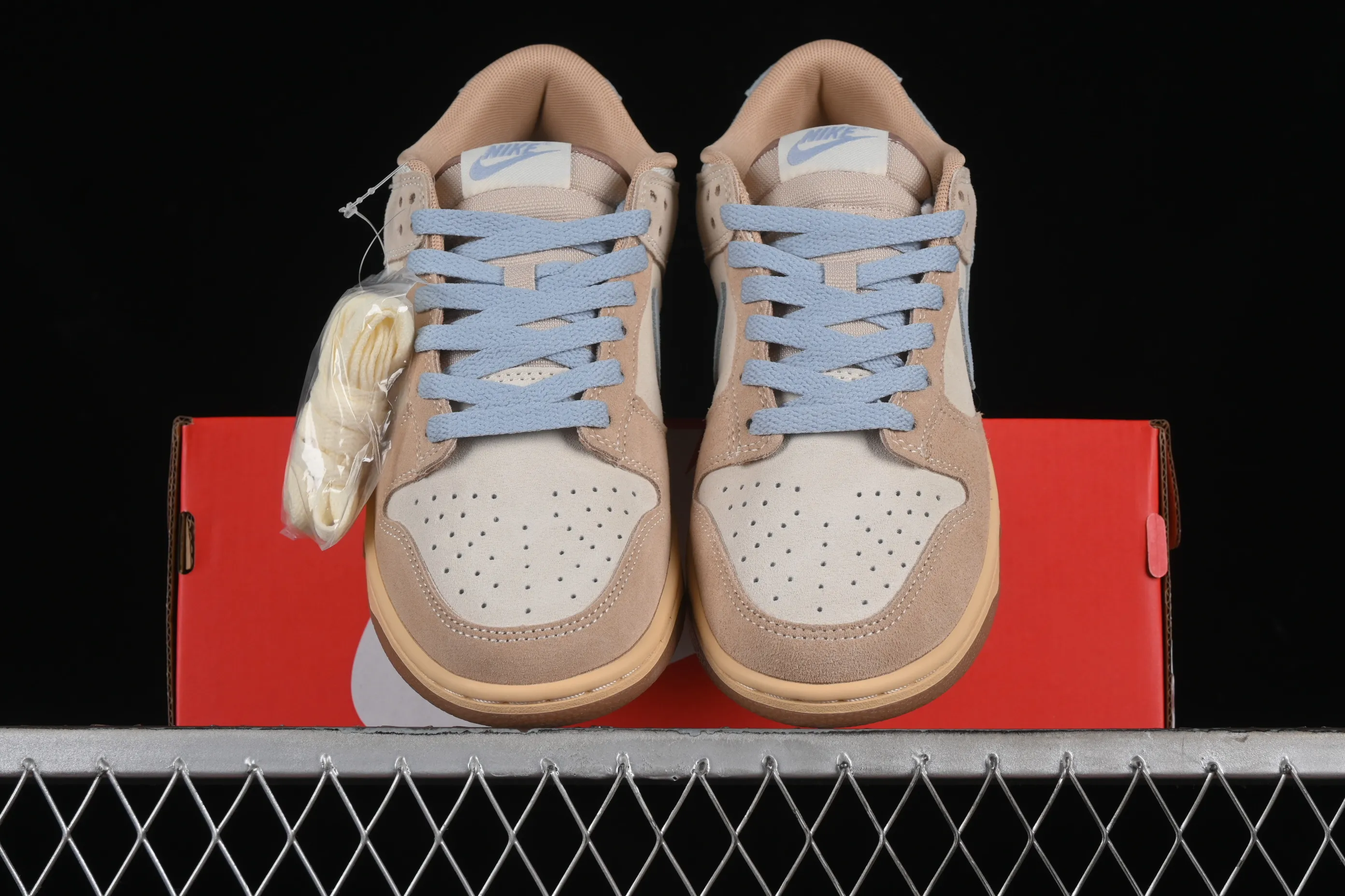 All categories Nk SB Dunk Series Nk SB Dunk Low low-top sneakers Nk Dunk Low "Sanddrift Blue" distressed sand contrast style SB low-top sports and leisure sneakers HF0106-100